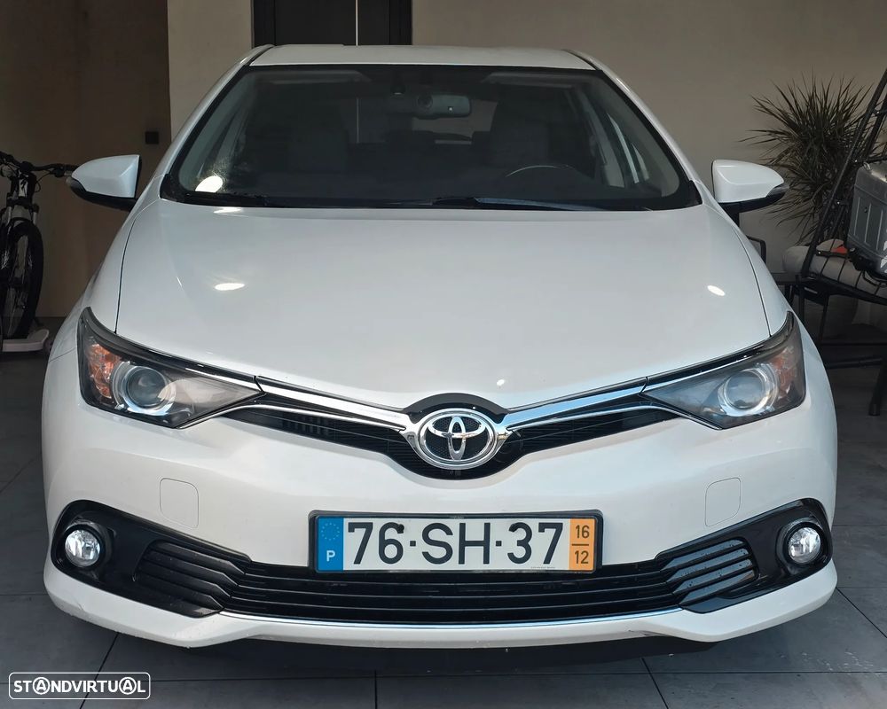 Toyota Auris 1.4 D-4D Comfort+Pack Sport - 2