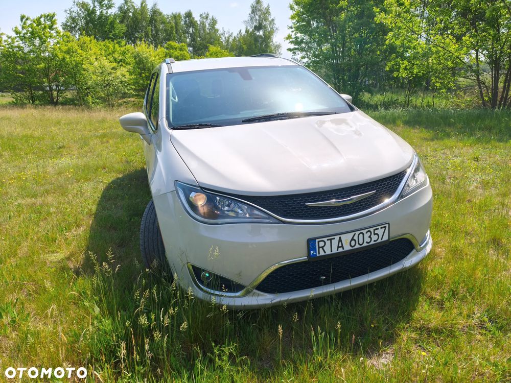 Chrysler Pacifica - 3