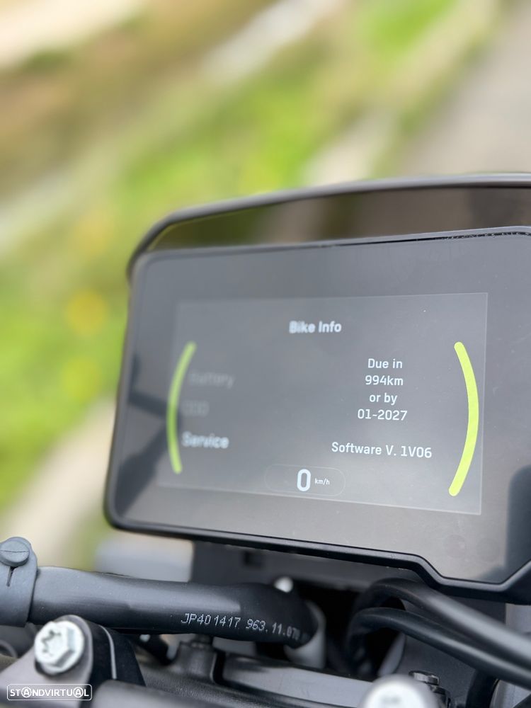 Husqvarna Svartpilen 801 - 23