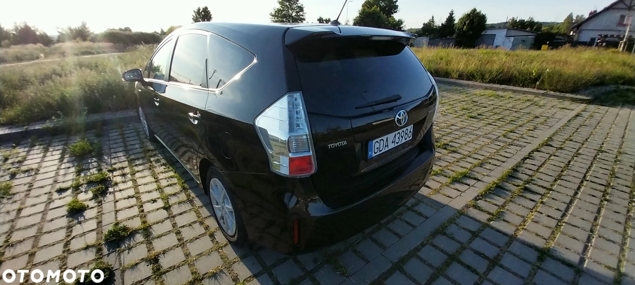 Toyota Prius+ (Hybrid) - 2