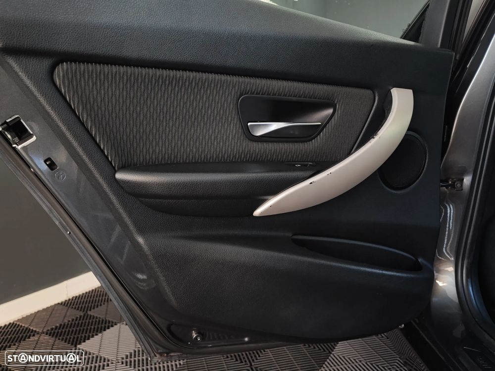 BMW 318 d DPF Edition Sport - 30