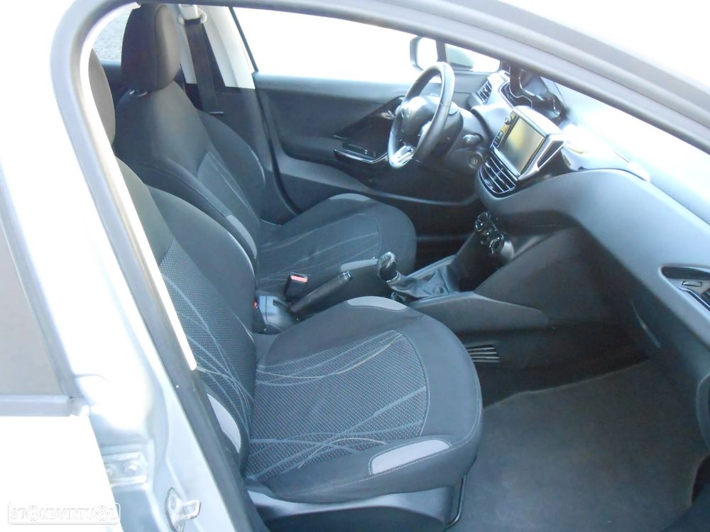 Peugeot 208 1.4 HDi Active - 27