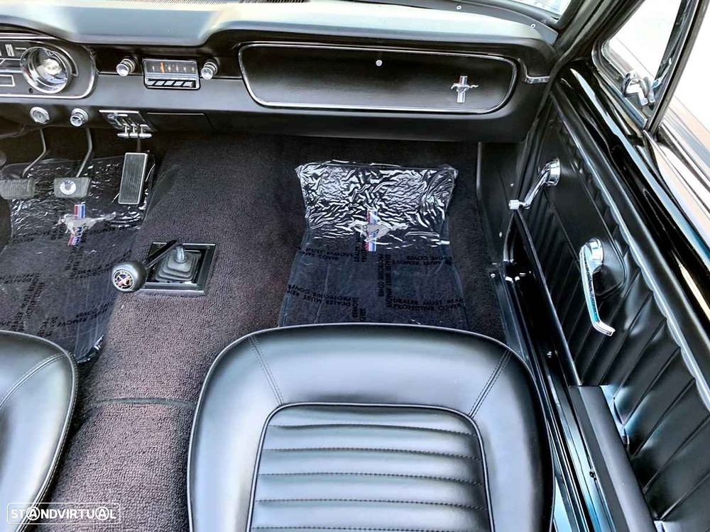 Ford Mustang - 12