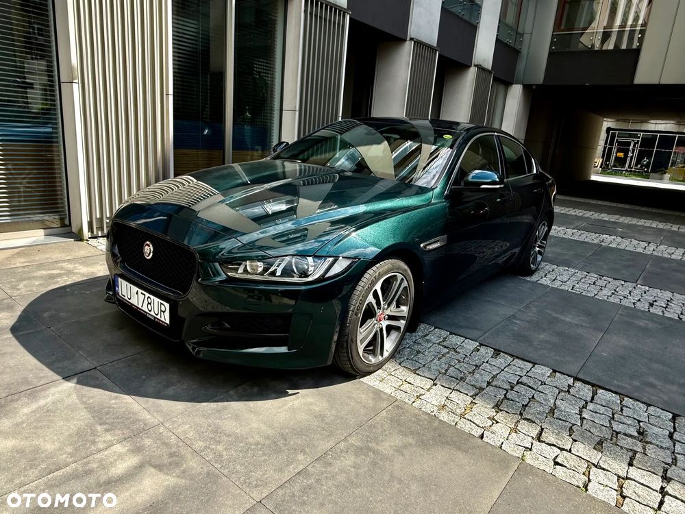 Jaguar XE - 16