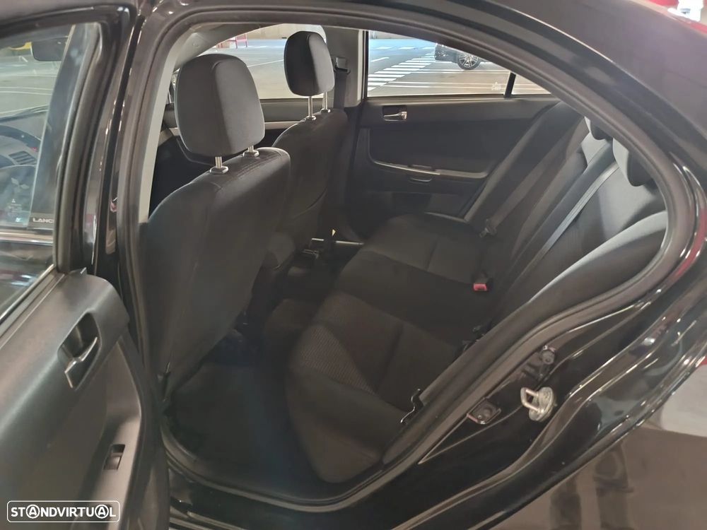 Mitsubishi Lancer 1.5 Invite - 21