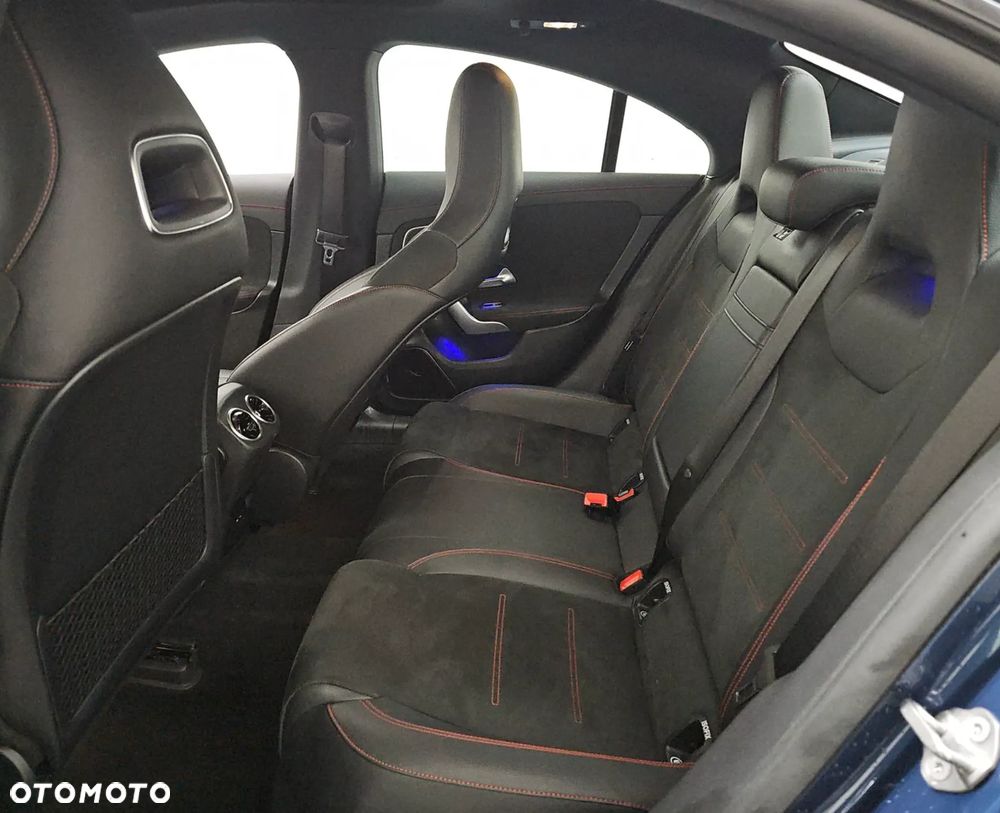 Mercedes-Benz CLA 250 4-Matic 7G-DCT - 9