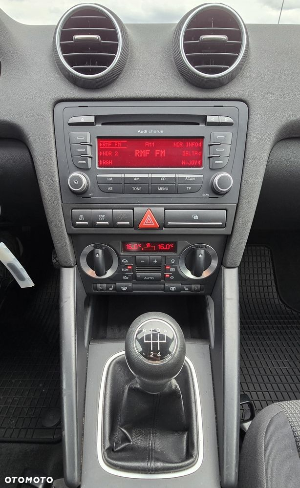 Audi A3 1.6 Attraction - 10