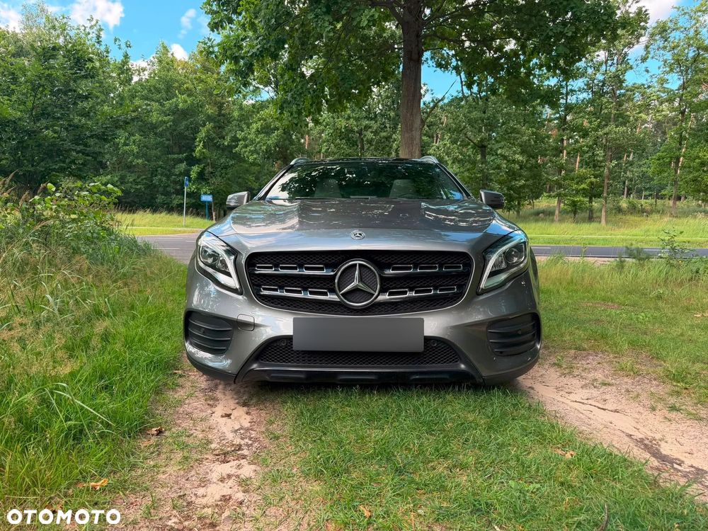 Mercedes-Benz GLA 220 d 4-Matic AMG Line - 32