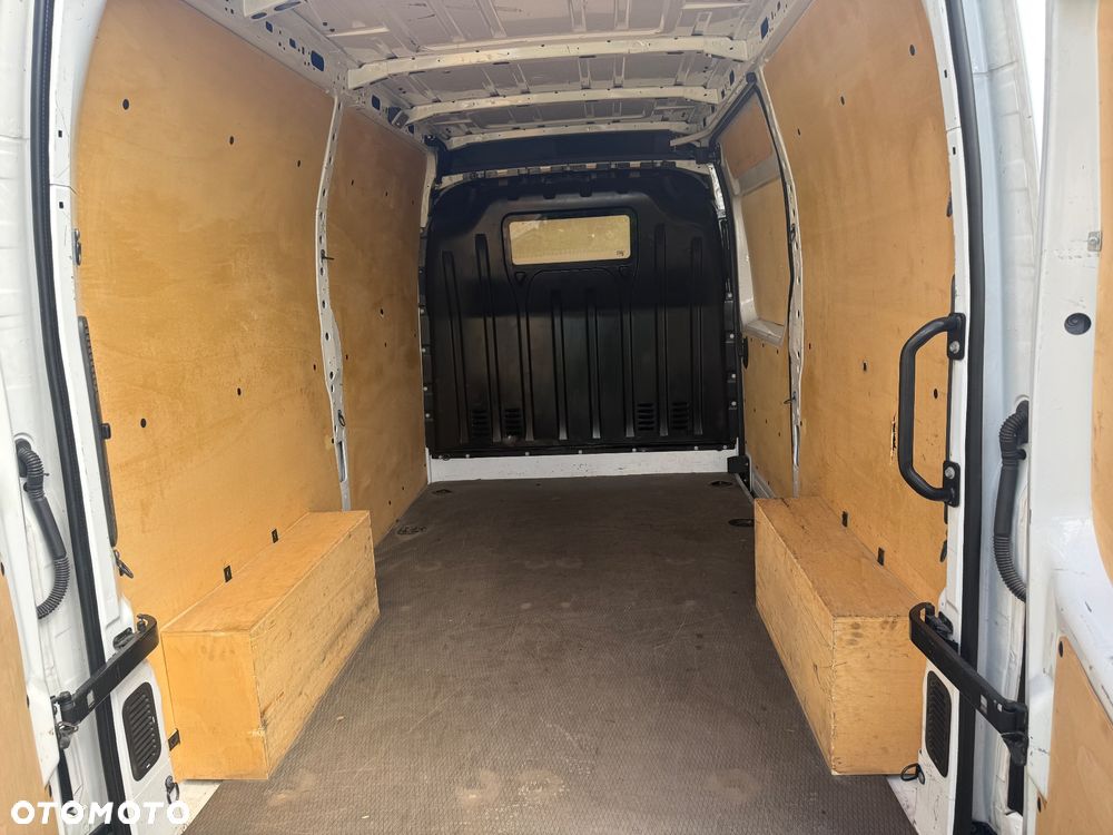 Nissan NV400 - 15