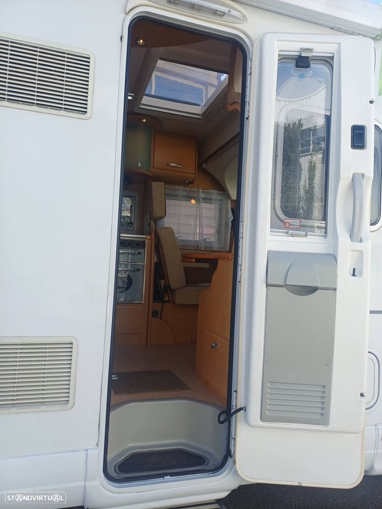 Mercedes-Benz Sprinter Pilote Explorateur 733FJ - 6