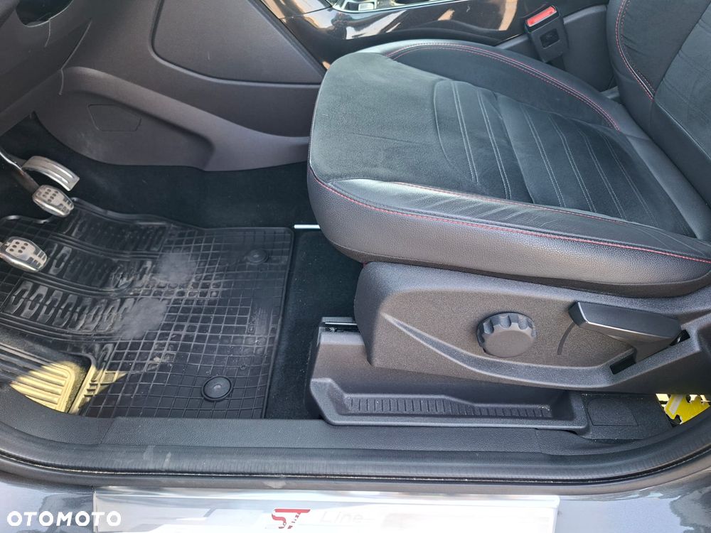 Ford Kuga 2.0 TDCi 4x2 ST-Line - 29