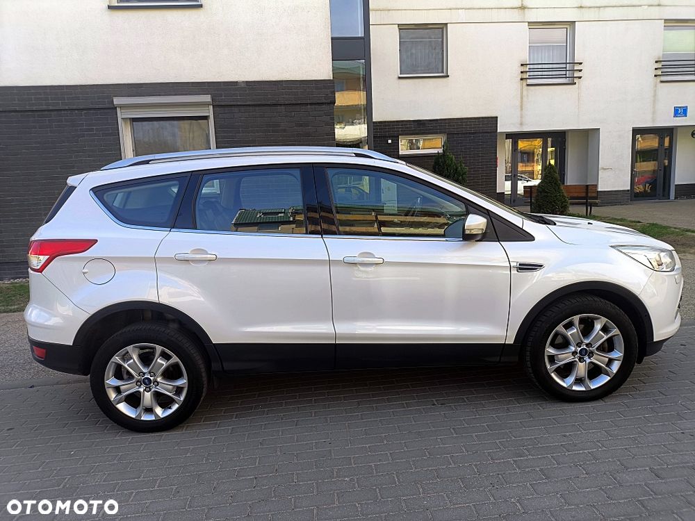 Ford Kuga 2.0 TDCi 2x4 Titanium - 10