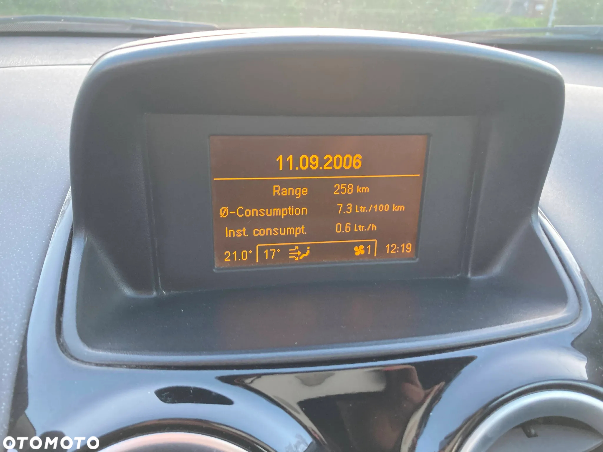 Opel Corsa 1.4 16V Cosmo - 13