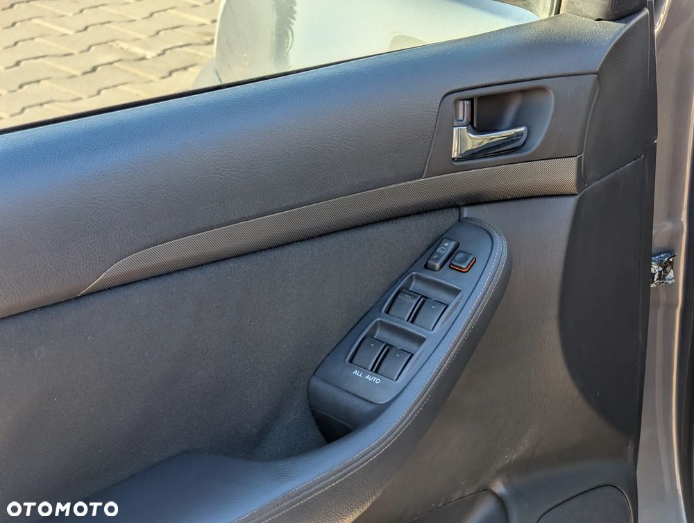 Toyota Avensis 1.8 VVT-i Edition - 21