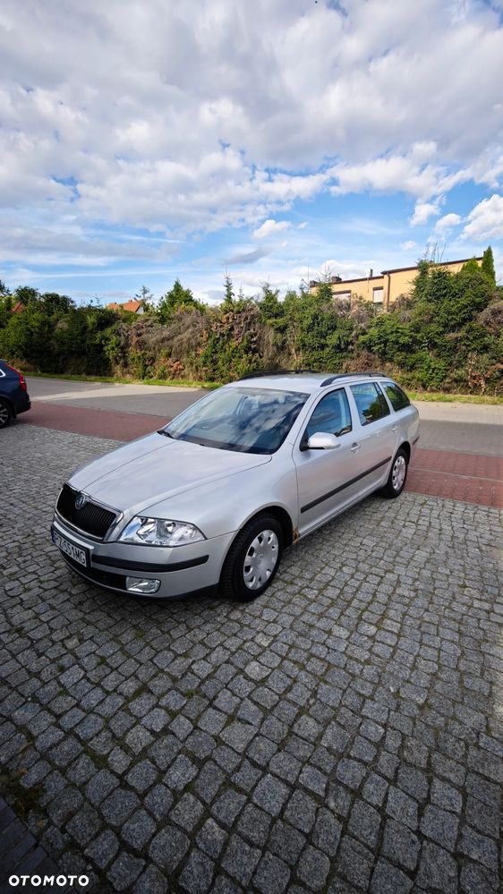 Skoda Octavia 1.6 FSI Ambiente - 11