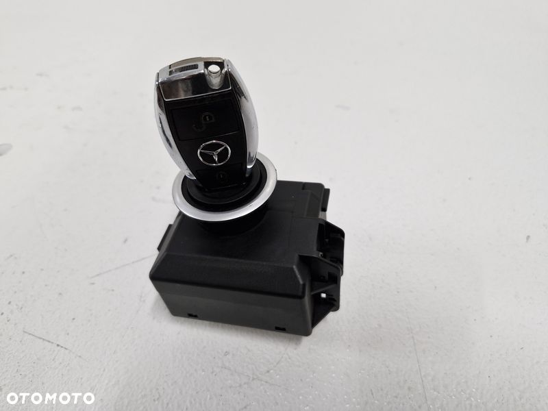 MERCEDES A W176 STACYJKA 2X KLUCZYK A2469055103 - 2