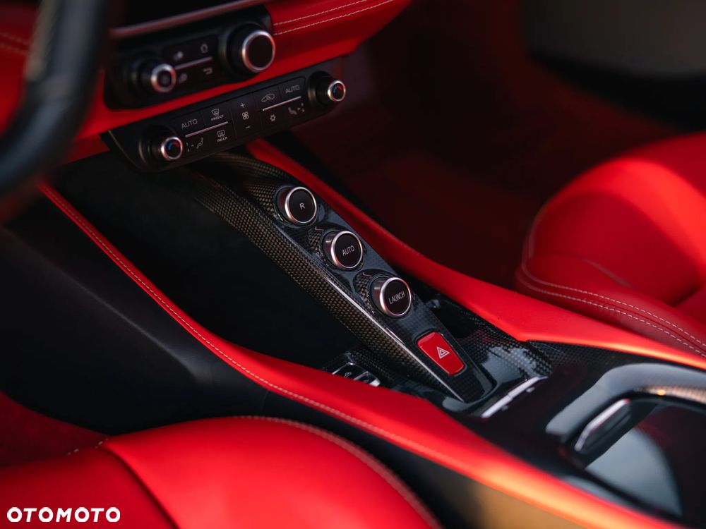 Ferrari Portofino - 12
