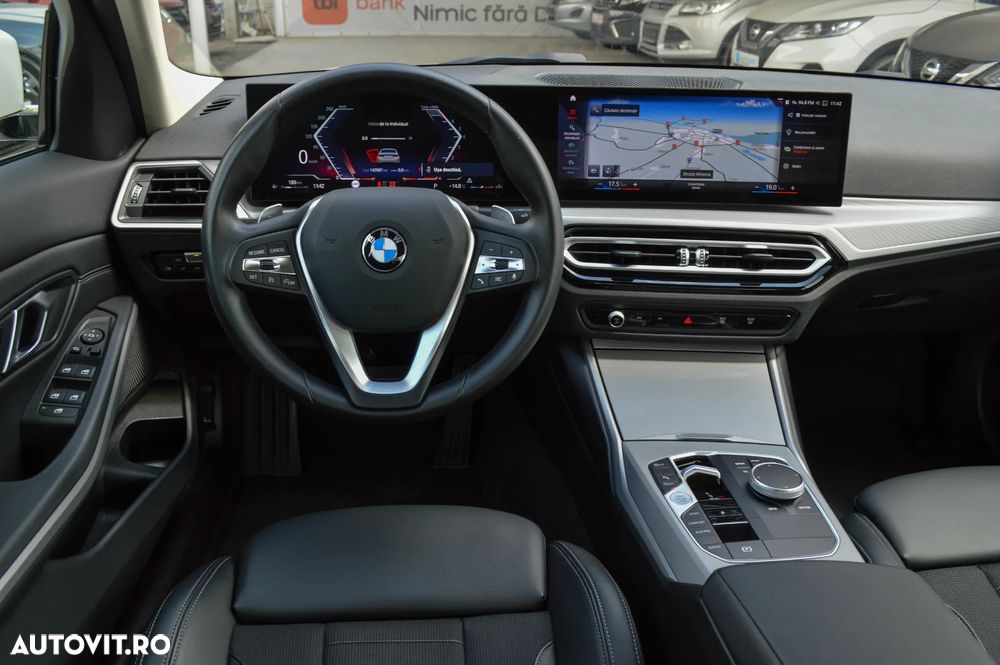 BMW Seria 3 320i Aut. Luxury Line - 38