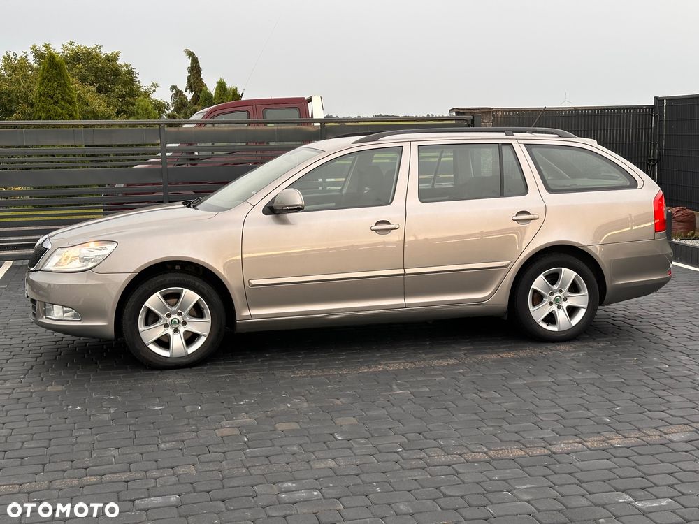 Skoda Octavia 2.0 TDI DPF Ambiente - 9