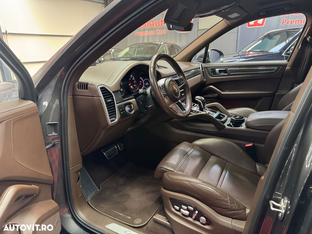 Porsche Cayenne S - 8