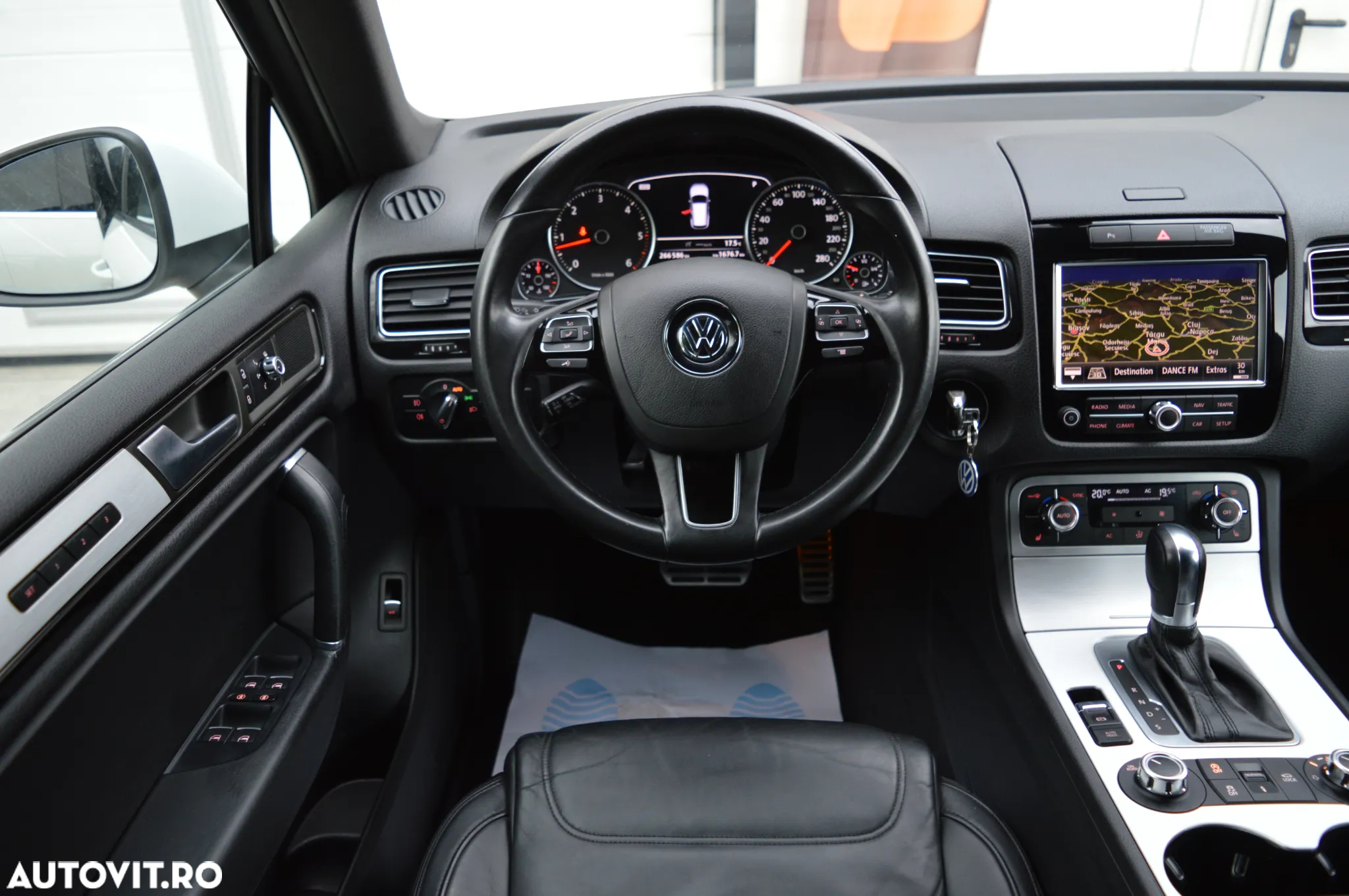 Volkswagen Touareg 3.0 V6 TDI BMT - 8