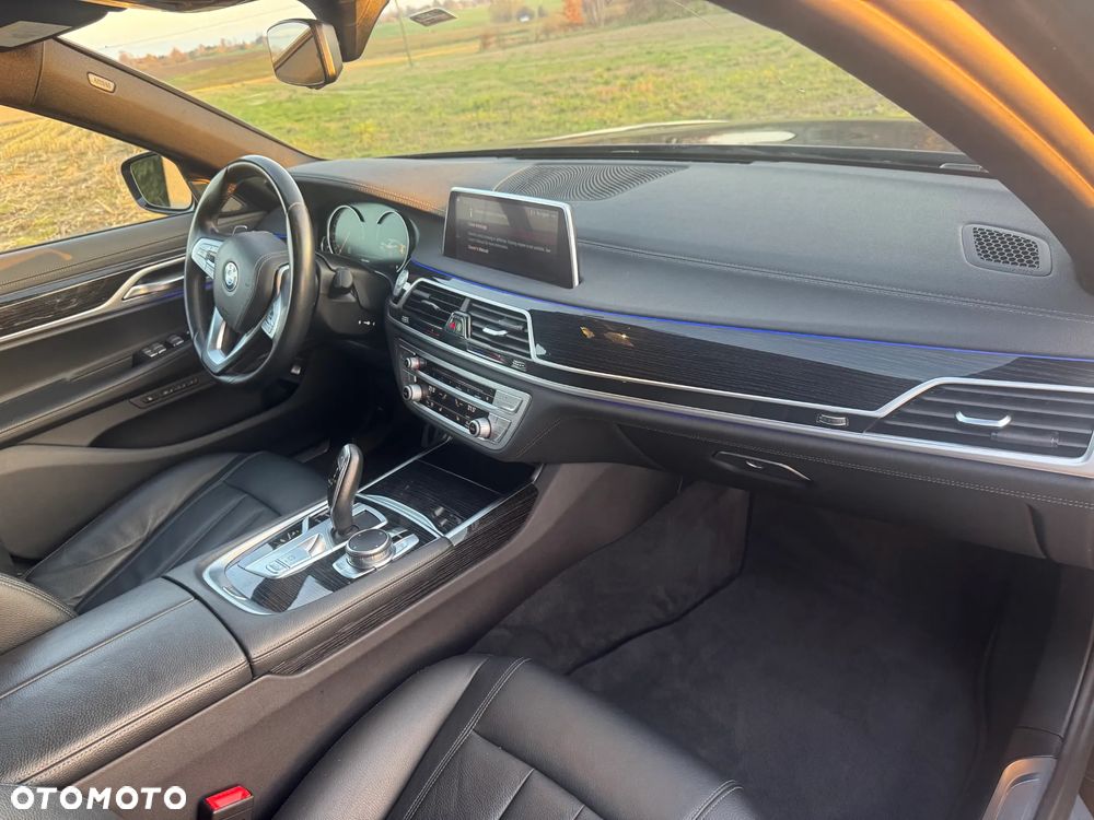 BMW Seria 7 740i - 15