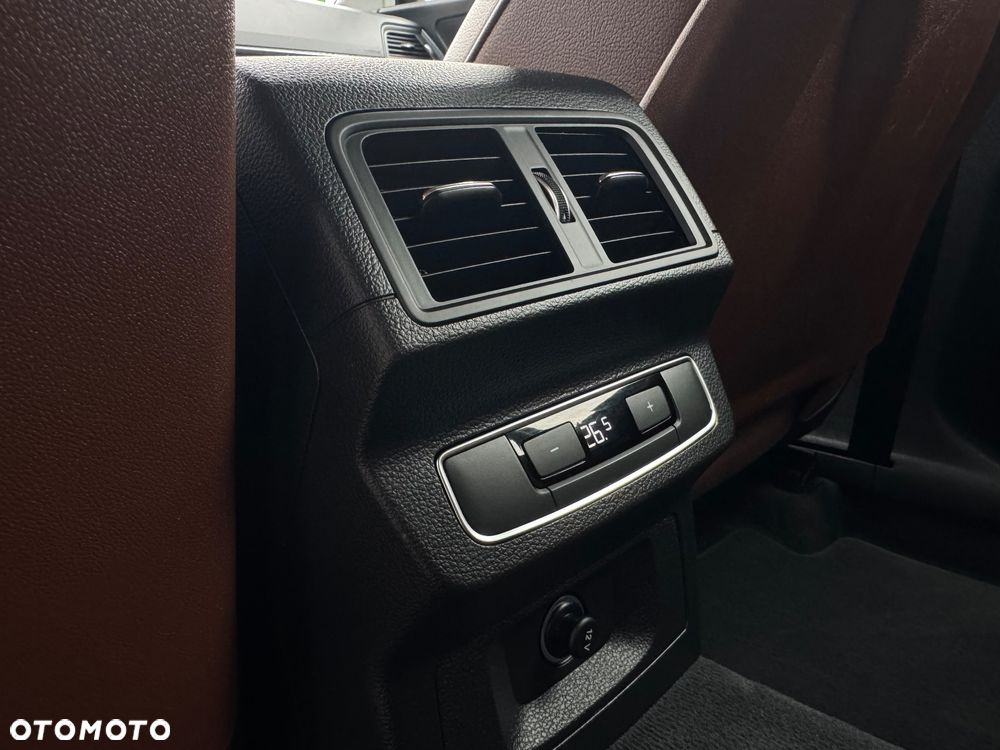 Audi Q5 50 TFSIe quattro S tronic S line business - 22