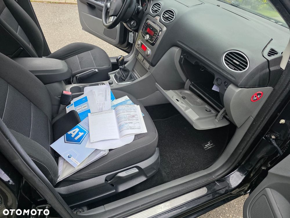 Ford Focus 1.8 Black Magic - 3