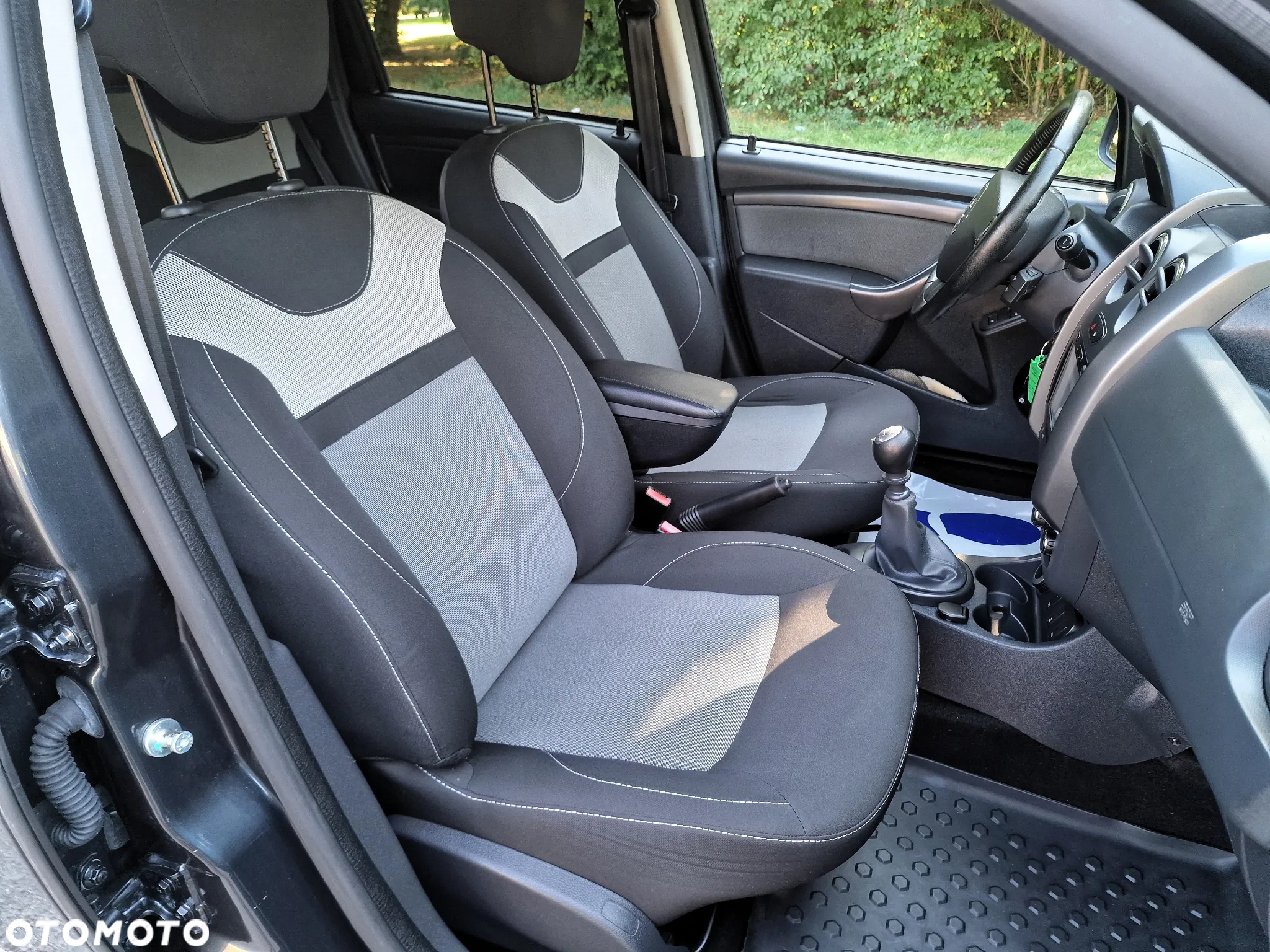 Dacia Duster 1.2 TCe Laureate 4x4 S&S EU6 - 20