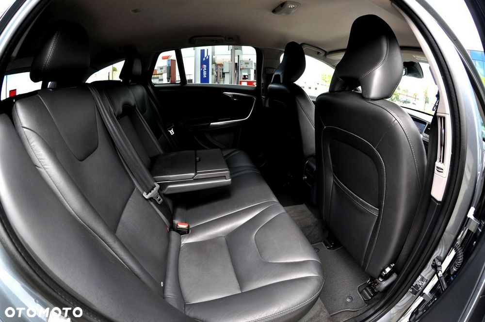 Volvo V60 D2 Momentum - 20
