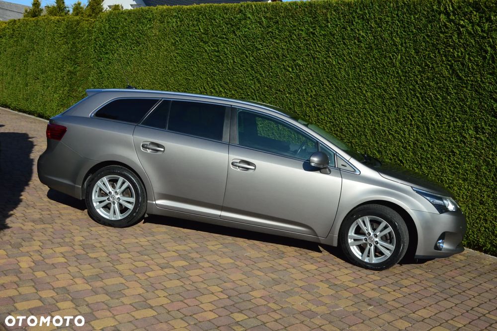 Toyota Avensis 2.0 D-4D Edition - 6
