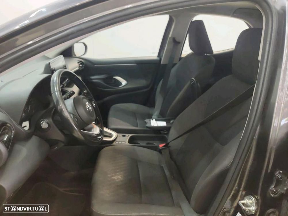 Toyota Yaris 1.5 HDF Comfort - 4