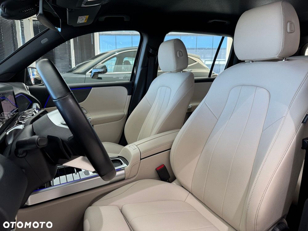 Mercedes-Benz GLB - 9