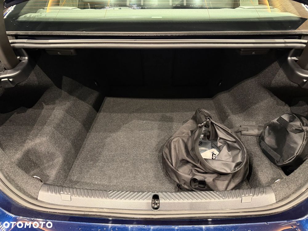 BMW Seria 5 530e xDrive - 26