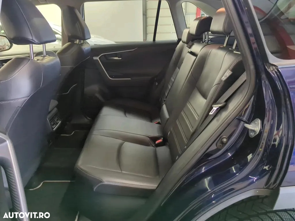 Toyota RAV4 - 7