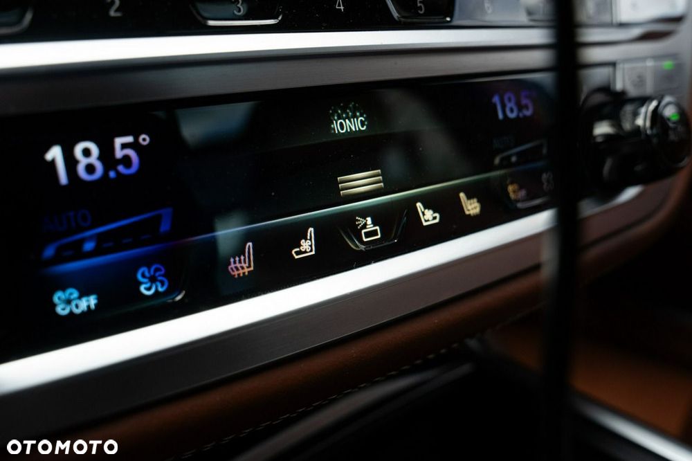 BMW Seria 7 M760Li xDrive - 39
