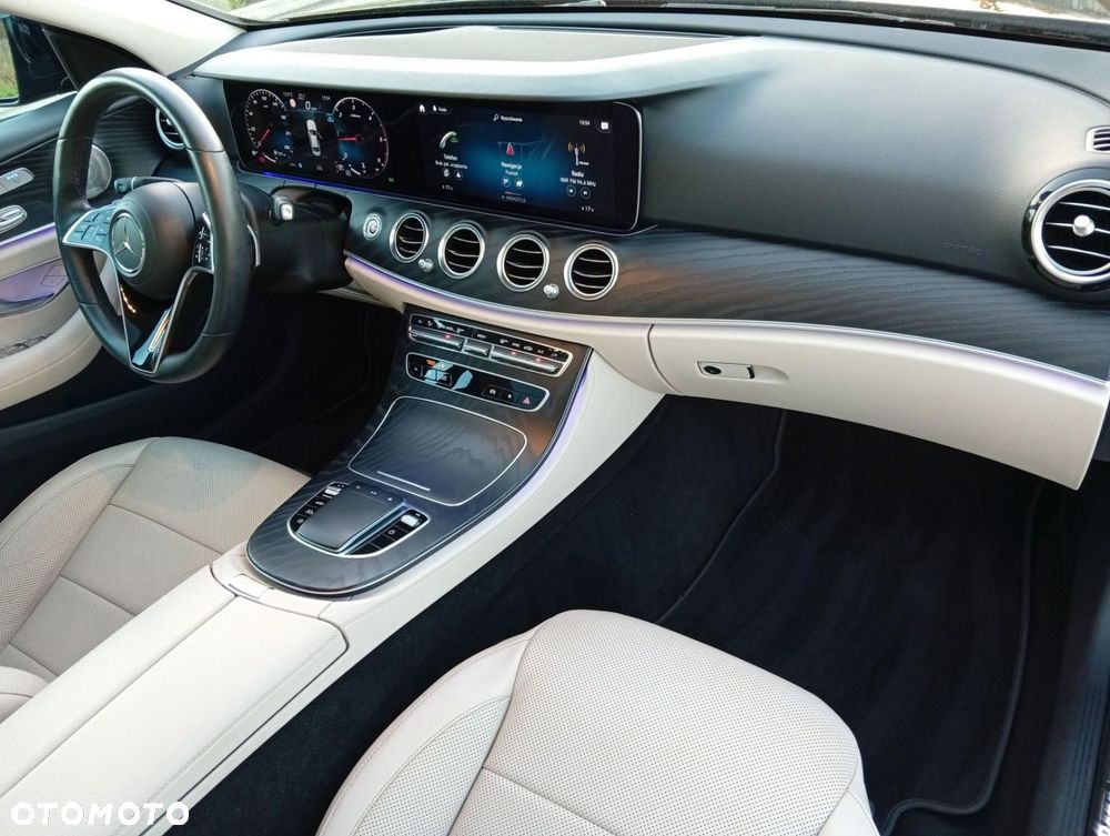 Mercedes-Benz Klasa E - 22