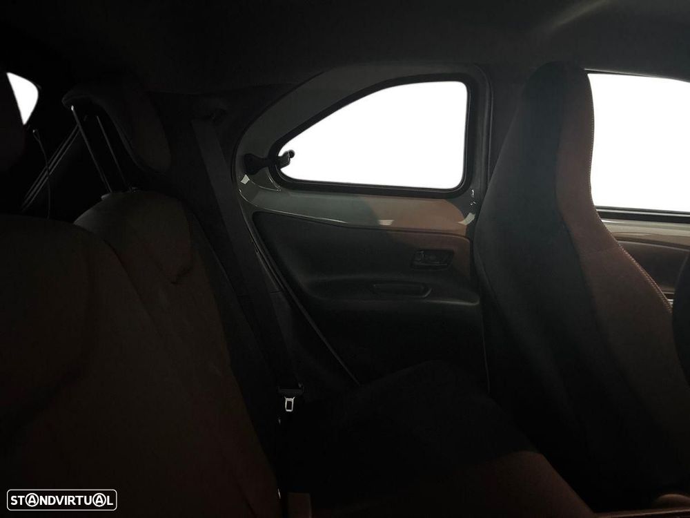 Toyota Aygo X 1.5 Hybrid Pulse - 14