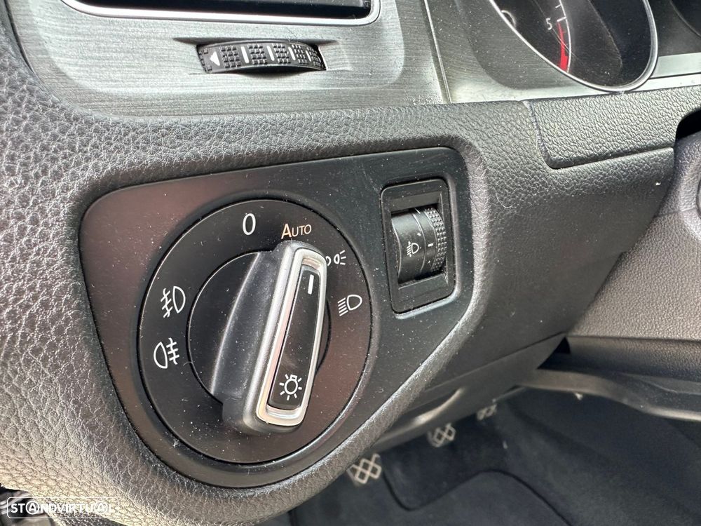 VW Golf 1.6 TDi Confortline - 17
