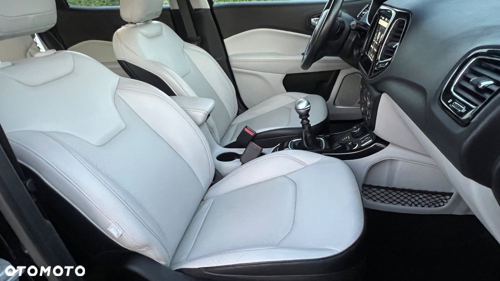 Jeep Compass 2.0 MultiJet Active Drive Limited - 36