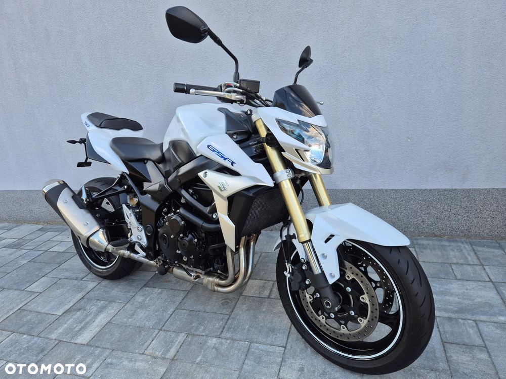 Suzuki GSR - 1