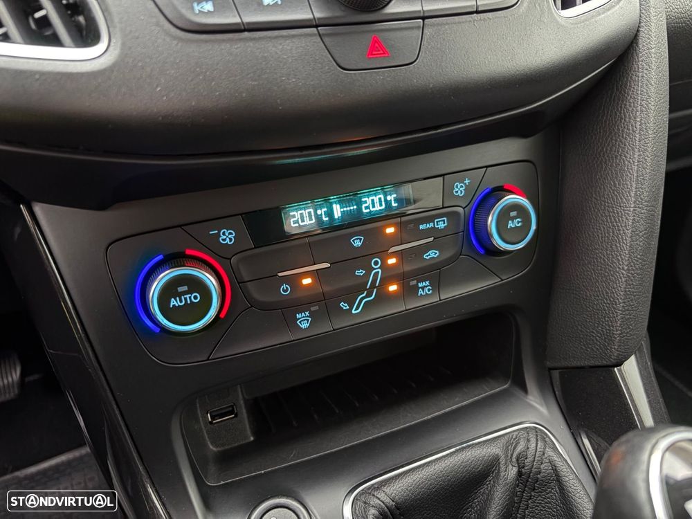 Ford Focus SW 1.5 TDCi EcoBlue Titanium - 41