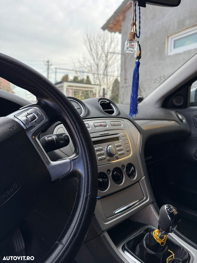 Ford Mondeo 2.0 TDCi Ghia - 9