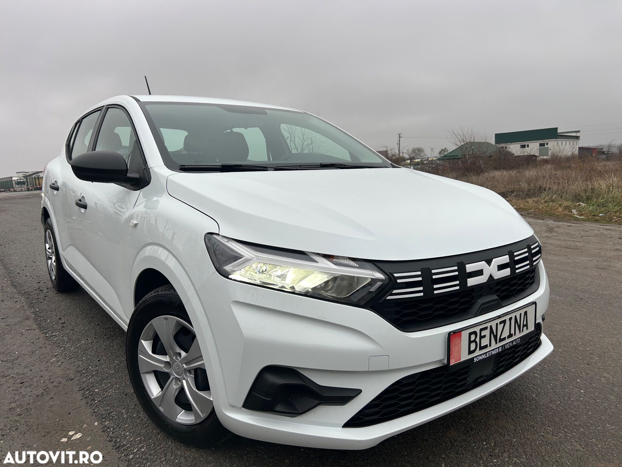 Dacia Sandero TCe 90 Essential - 1