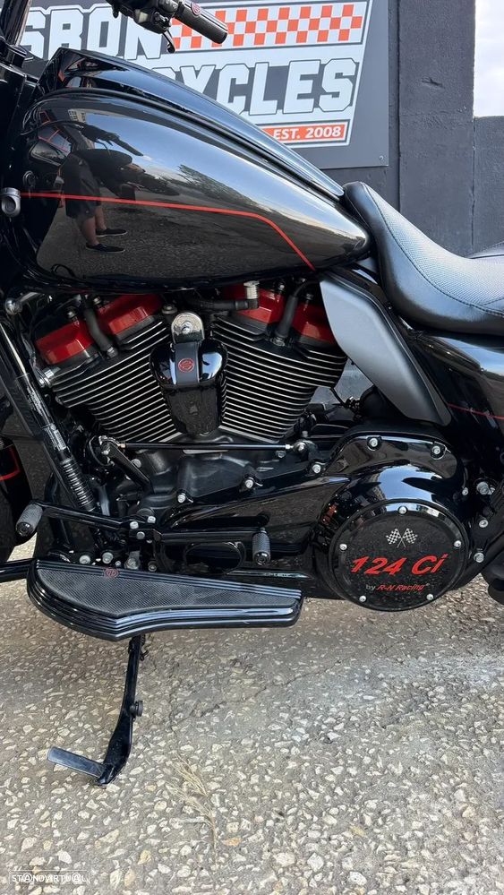 Harley-Davidson FLT Road Glide CVO - 5