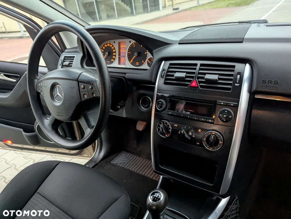Mercedes-Benz Klasa B 180 CDI - 32