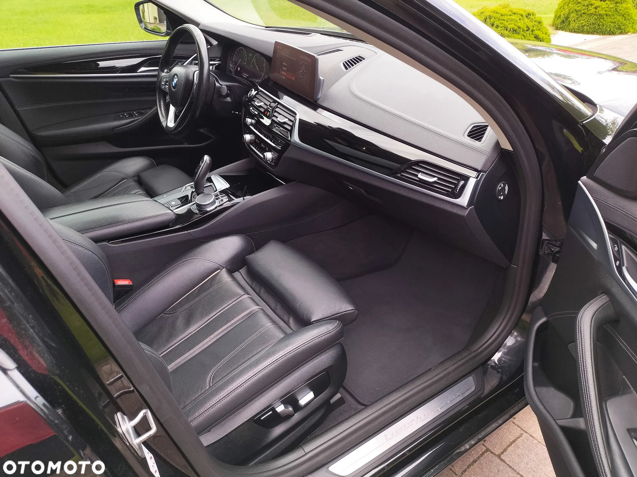 BMW Seria 5 520d Touring Luxury Line - 17