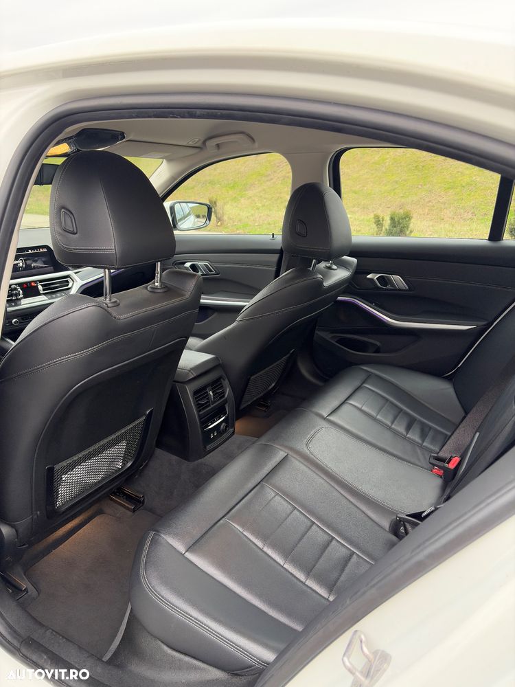 BMW Seria 3 330e Aut. - 17