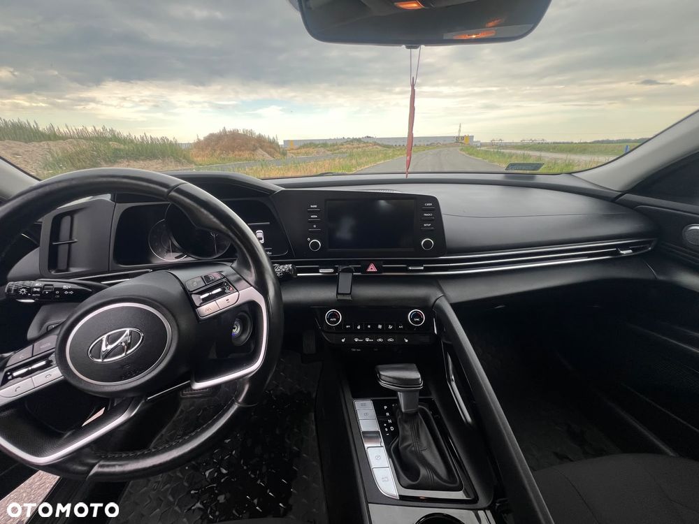 Hyundai Elantra 1.6 Smart CVT - 10