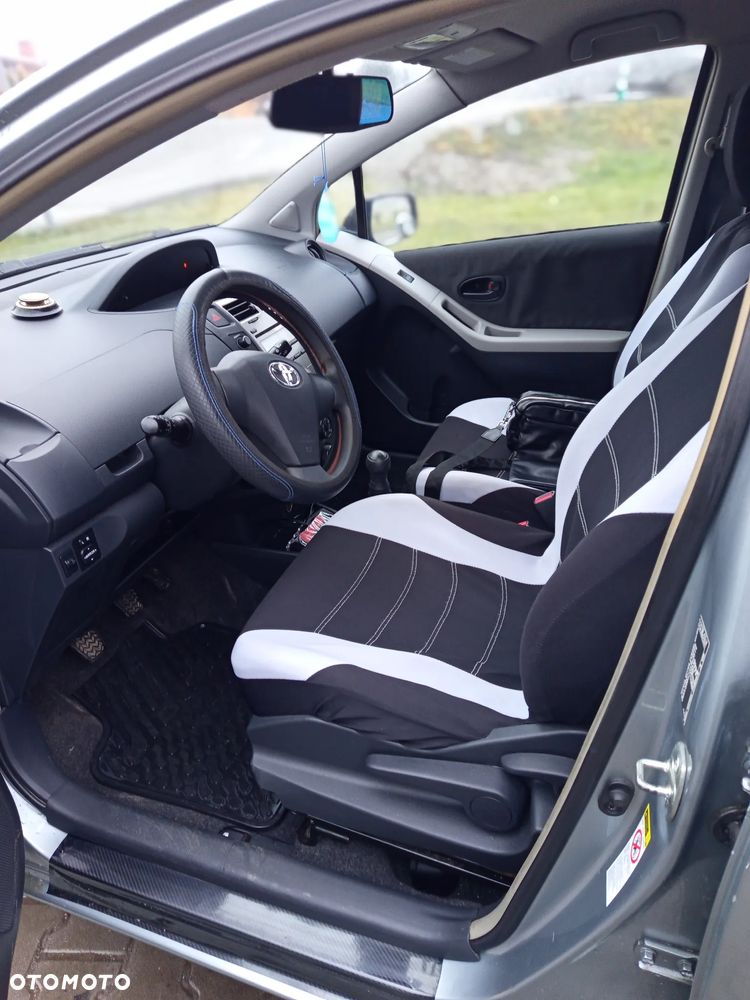 Toyota Yaris 1.0 Entry EU5 - 4